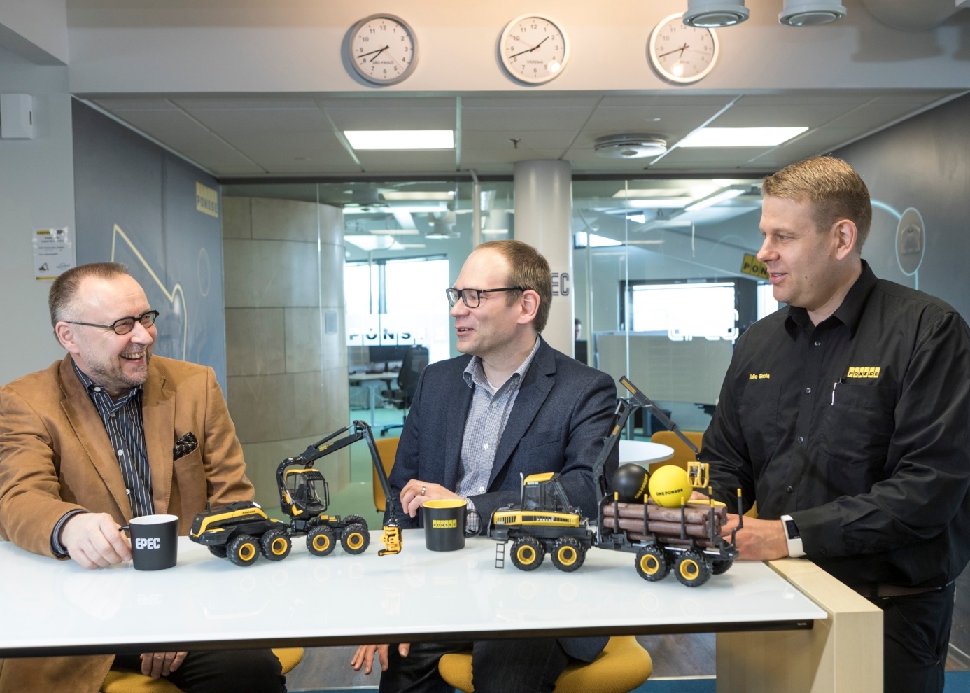 Kolsterin patenttiasiamies Håkan Niemi, Ponssen patentti-insinööri Teppo Fält ja Ponssen tuotekehityspäällikkö Kalle Einola